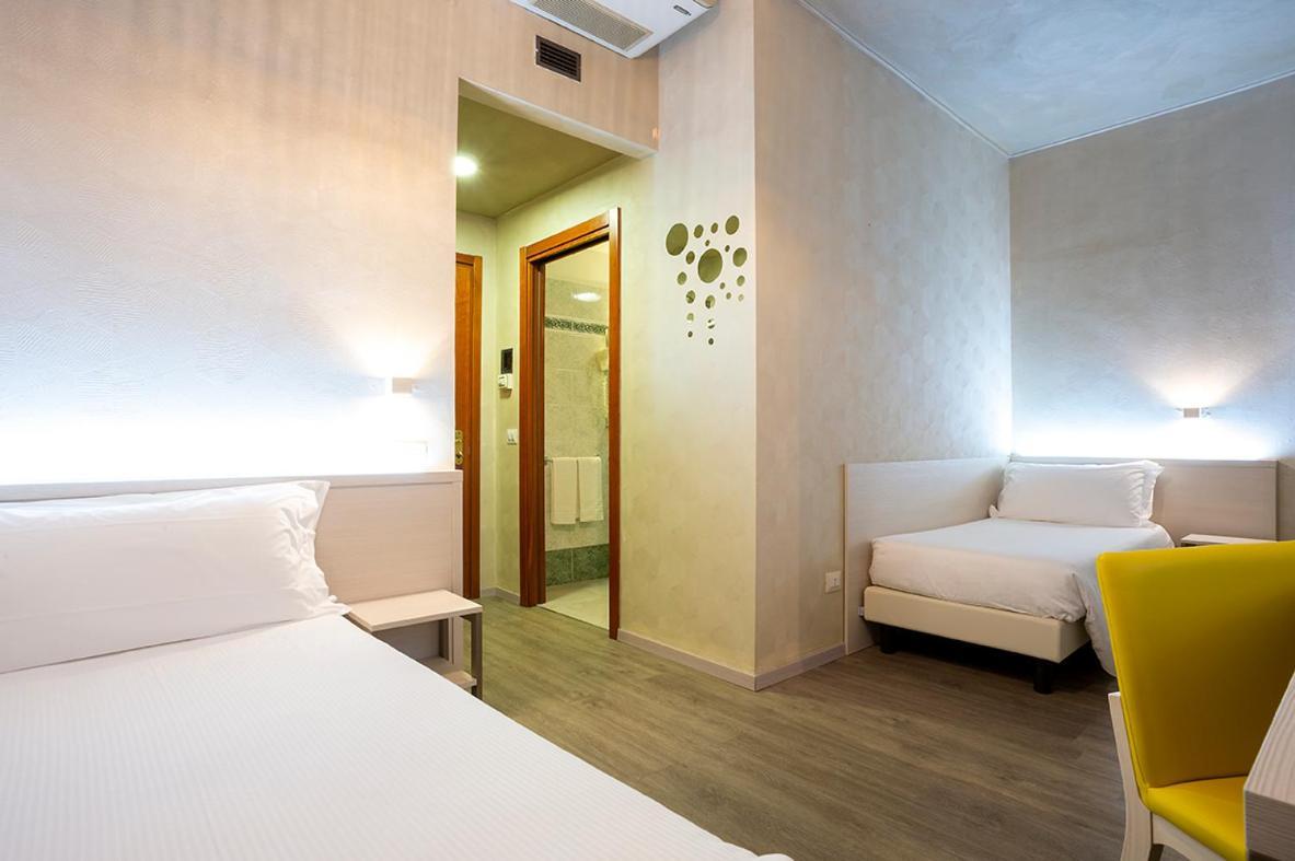 Hotel Embassy เปโร ภายนอก รูปภาพ
