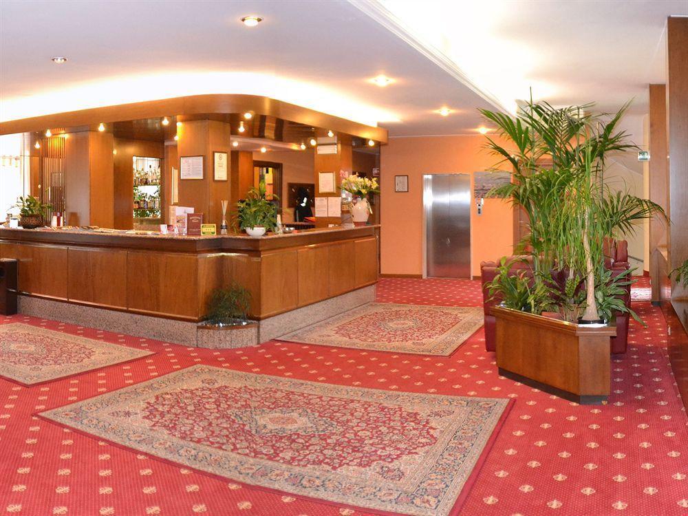 Hotel Embassy เปโร ภายนอก รูปภาพ